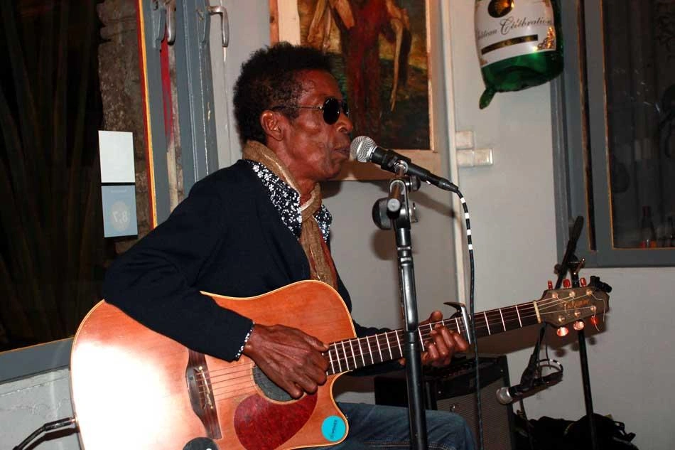 Chrysanto Velomijoro — guitariste mélodiste