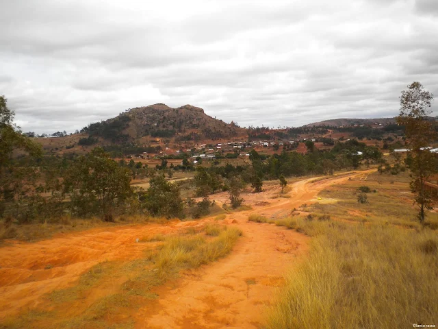 Antongona – pierres et fossés