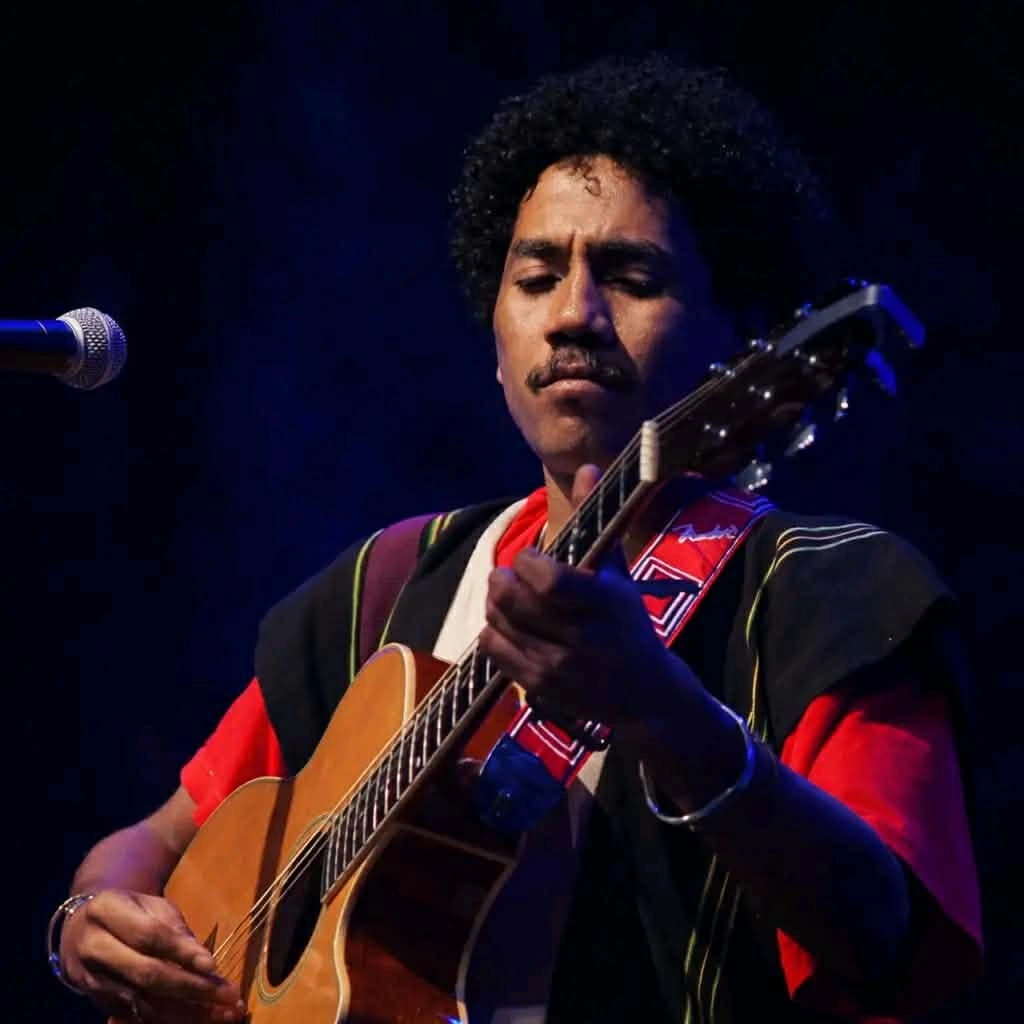 Chrysanto Velomijoro — Malagasy Guitar Masters